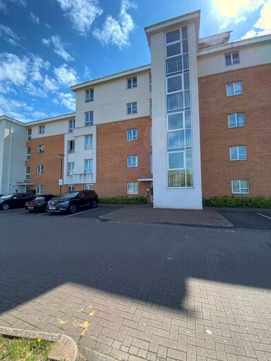 2 Bedroom Apartment To Rent In Overstone Court, Cardiff, CF10