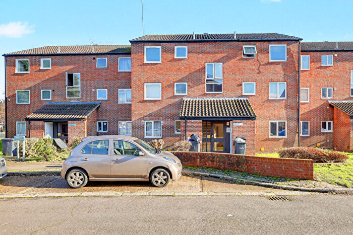 1 Bedroom Flat For Sale In Burncroft Avenue, Enfield, EN3