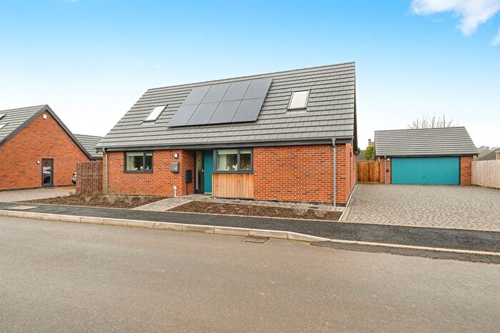 3 Bedroom Detached Bungalow For Sale In Windmill Way, East Harling, Norwich, NR16