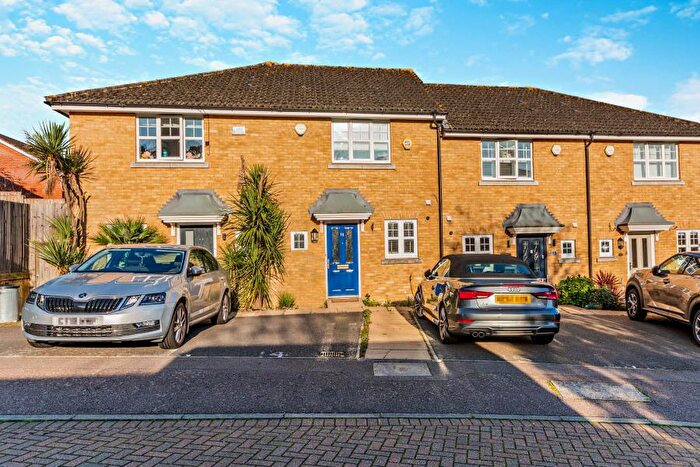 2 Bedroom Terraced House To Rent In Aspen Grove, HA5