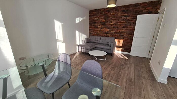 1 Bedroom Flat To Rent In Chatham Grove, West Didsbury, Manchester, M20