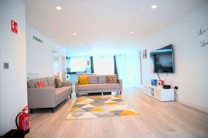 4 Bedroom Detached House To Rent In Lambs Lane North, Rainham, RM13