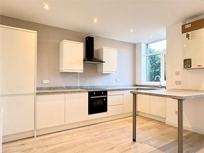 4 Bedroom Terraced House To Rent In Albert Street, Chadderton, Oldham, Greater Manchester, OL9