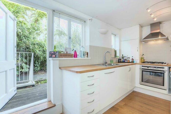 1 Bedroom Flat To Rent In Richmond Avenue, Barnsbury, N1
