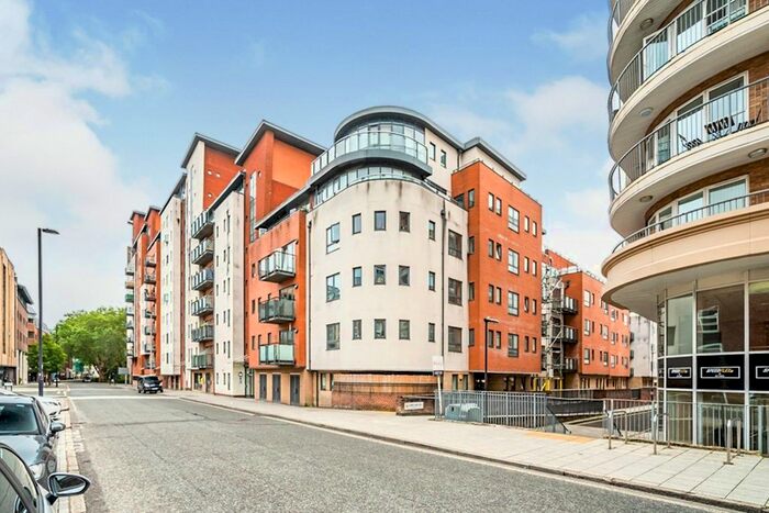 1 Bedroom Flat To Rent In Lower Canal Walk, Southampton, SO14