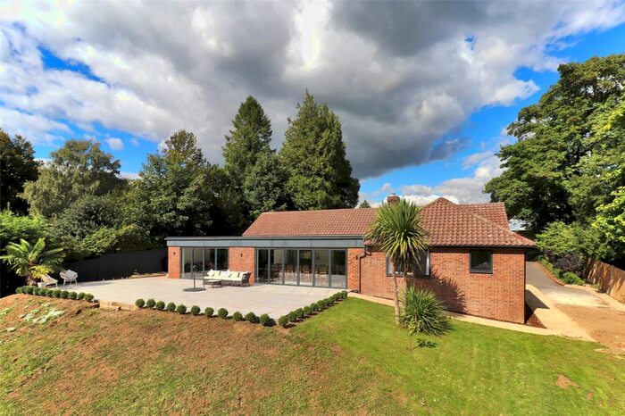 4 Bedroom Bungalow For Sale In The Mount, Flimwell, Wadhurst, East Sussex, TN5