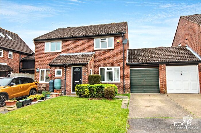 2 Bedroom Semi Detached House For Sale In Wenlock Way, Thatcham, Berkshire, RG19