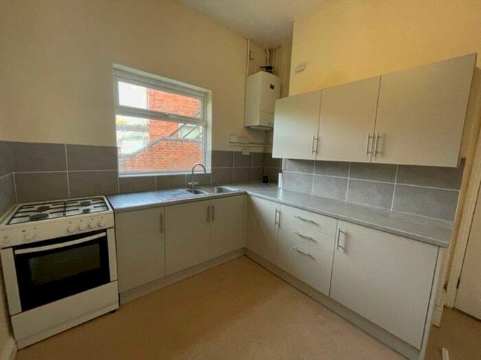 6 Bedroom House To Rent In **************six Bedrooms*******two Kitchens*****, LE2