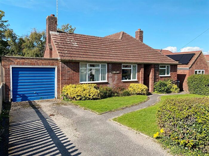 3 Bedroom Bungalow For Sale In Bruan Road, Newbury, RG14