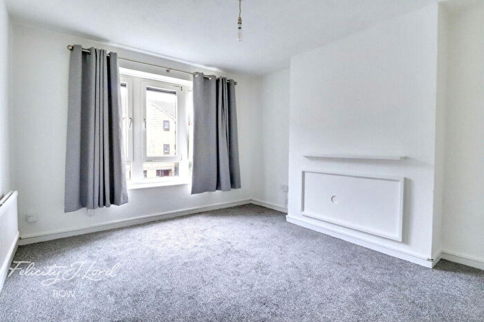 1 Bedroom Flat To Rent In Tent Street, London, E1