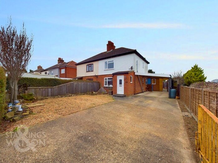 3 Bedroom Semi-Detached House For Sale In New Road, Reedham, Norwich, NR13