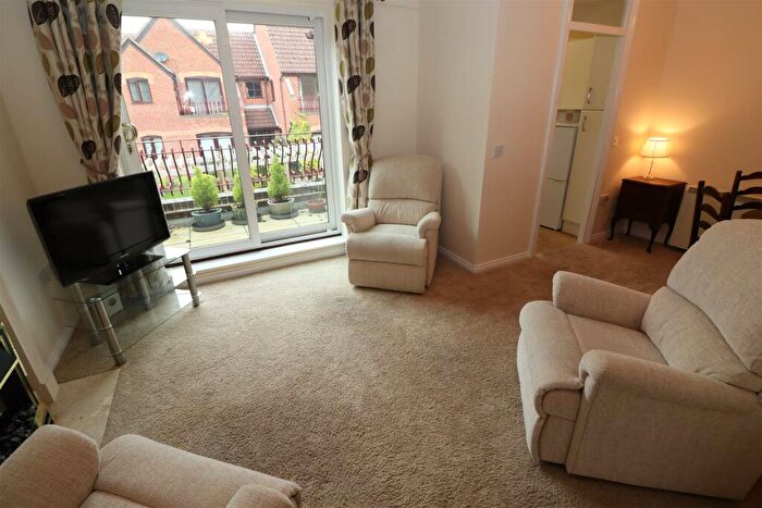 2 Bedroom Retirement Property For Sale In The Cloisters, Rectory Road, Rushden, NN10