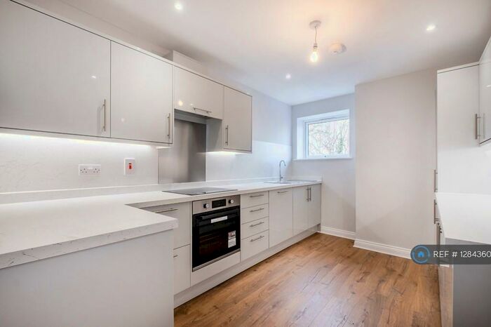 2 Bedroom Flat To Rent In Herbert Road, London, SE18