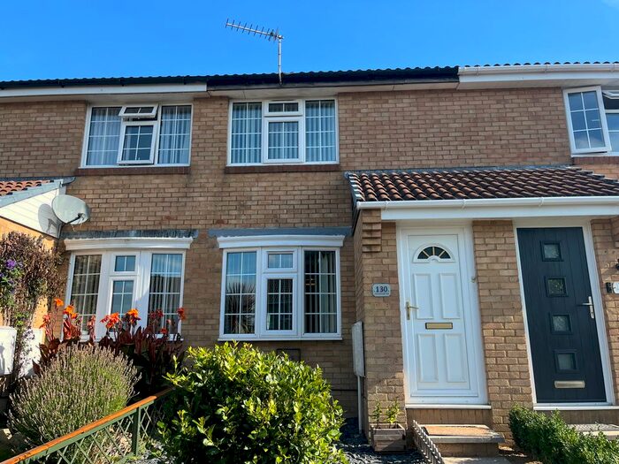 2 Bedroom Property To Rent In Gainsborough Way, Yeovil, BA21