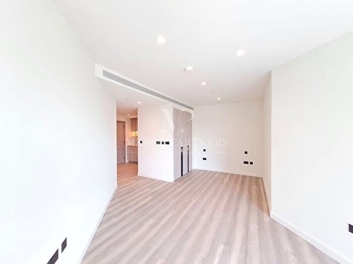 Studio To Rent In The Aspen, Marsh Wall, London, E14