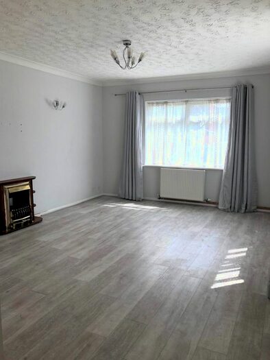 3 Bedroom Bungalow To Rent In Butler Close, Saffron Walden, CB11