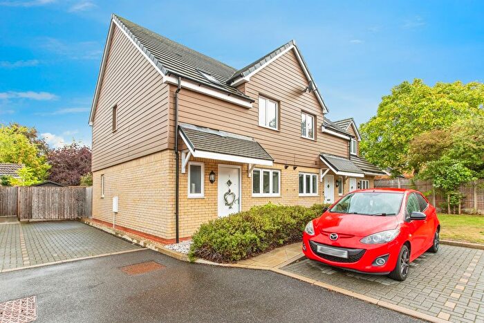 2 Bedroom End Of Terrace House For Sale In Bays Close, Highfields Caldecote, Cambridge, CB23