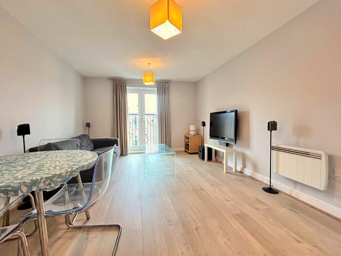 2 Bedroom Flat To Rent In Montgomery Avenue, Far Headingley, Leeds, LS16