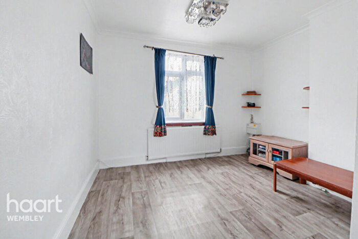 1 Bedroom Flat For Sale In Watford Road, Wembley, HA0