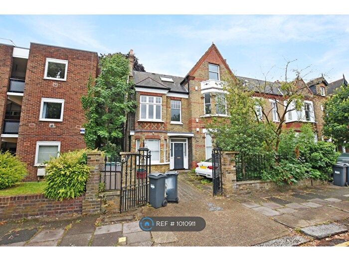 3 Bedroom Flat To Rent In Barrowgate Road, London, W4