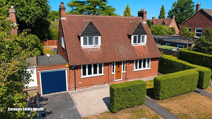 3 Bedroom Detached House For Sale In Handside Lane, Welwyn Garden City, AL8