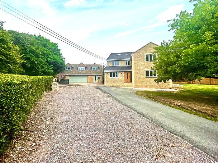 5 Bedroom Detached House For Sale In Washpool, Swindon, SN5