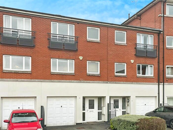 4 Bedroom Town House To Rent In Park Wharf, Haslam Street, Nottingham, NG7