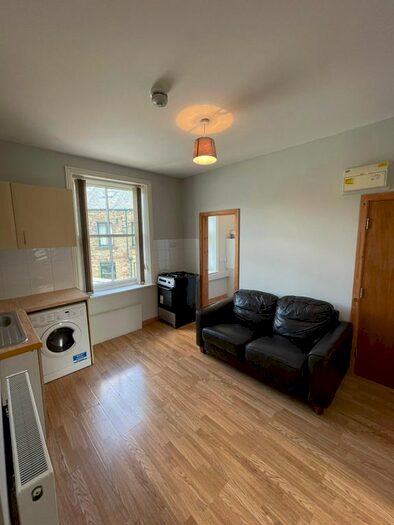 1 Bedroom Flat To Rent In Burnley Road East, Rossendale, BB4