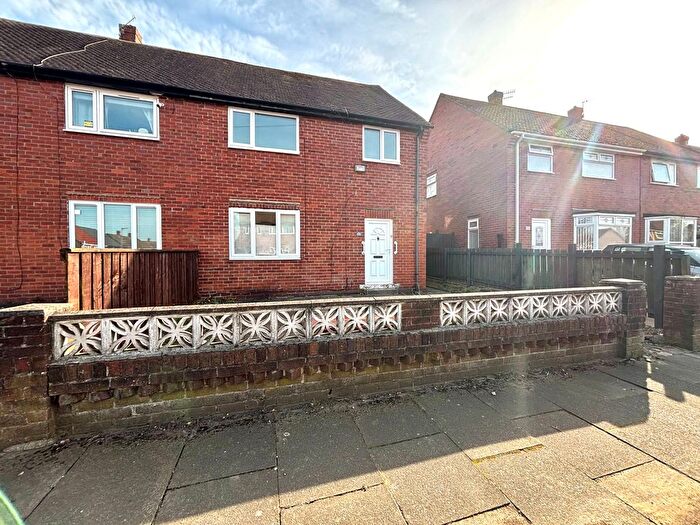 3 Bedroom Semi Detached House To Rent In Cripps Avenue, Gateshead, NE10