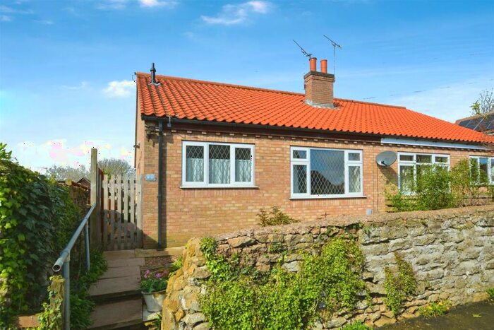 2 Bedroom Semi-Detached Bungalow For Sale In Cross Street, West Halton, DN15