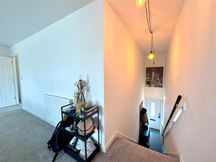 2 Bedroom Apartment For Sale In The Beeches, Ormerod Road, Chepstow, NP16