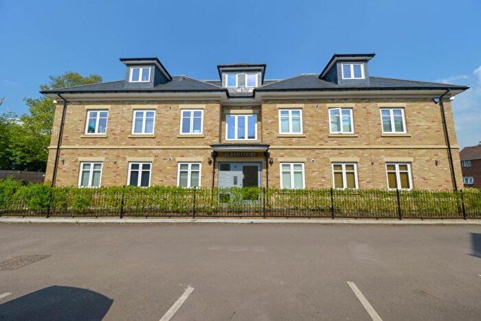 2 Bedroom Flat To Rent In Roe Green Lane, Alban Court, AL10