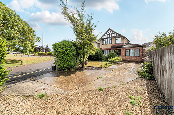 4 Bedroom Detached House For Sale In Cumberland Road, Old Walcot, Swindon, SN3