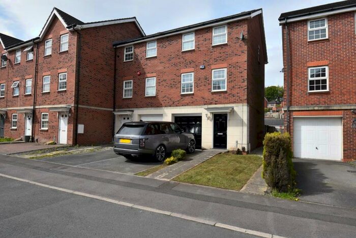 3 Bedroom House To Rent In Blackthorn Drive, Lindley, Huddersfield, HD3