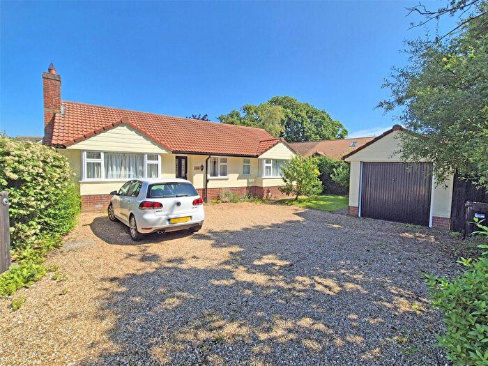 3 Bedroom Bungalow For Sale In Newlands Road, New Milton, Hampshire, BH25