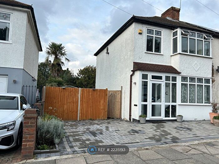 3 Bedroom Semi-Detached House To Rent In Roseacre Road, Welling, DA16