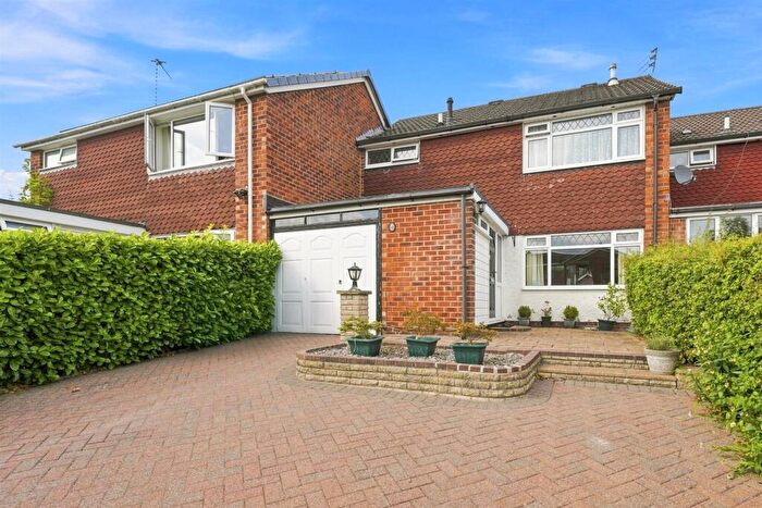 3 Bedroom House For Sale In Ullswater, Macclesfield, SK11
