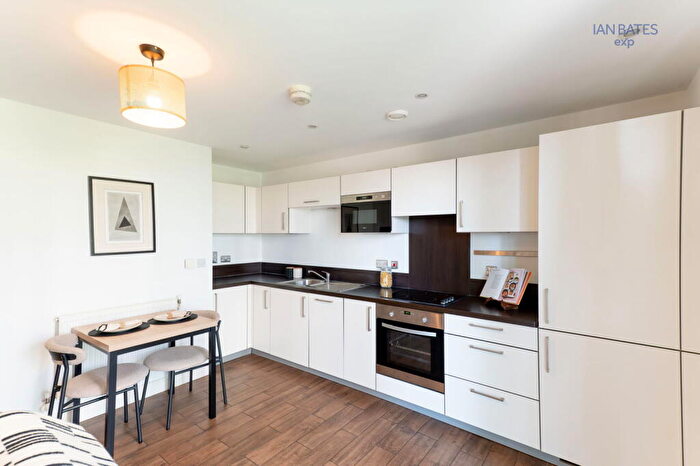 1 Bedroom Apartment For Sale In Roseberry Place, London, E8