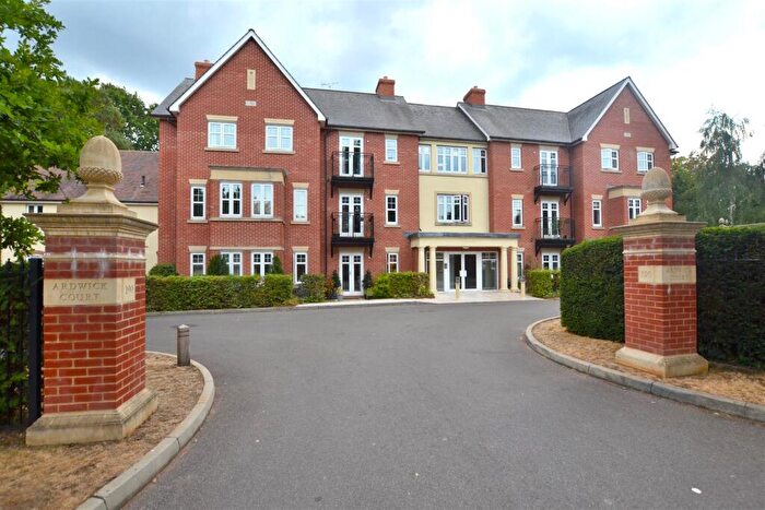 2 Bedroom Apartment For Sale In Sycamore Road, Farnborough, GU14