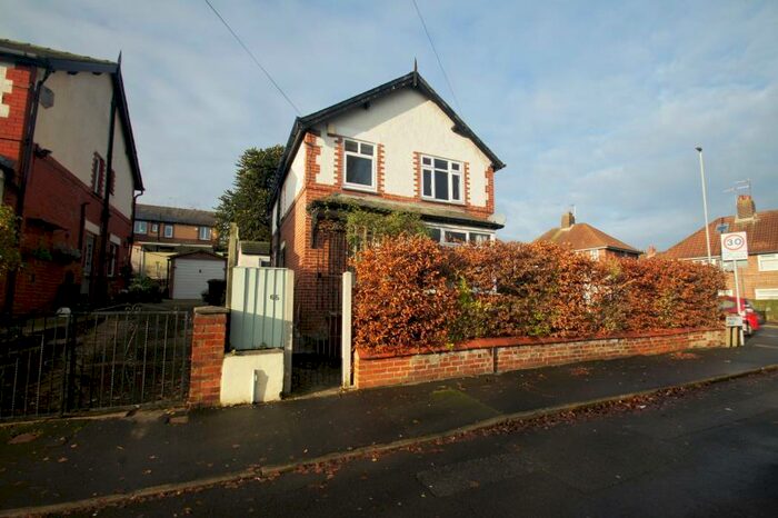 3 Bedroom Detached House To Rent In Kirkstall Mount, Kirkstall, Leeds, LS5