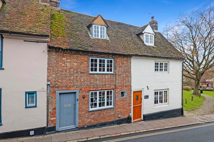 2 Bedroom Terraced House For Sale In Castle Street, Aylesbury Town Centre, HP20