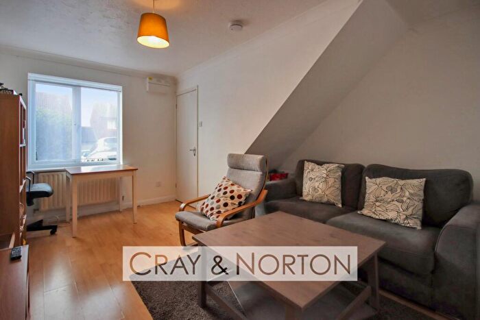 2 Bedroom Terraced House For Sale In Kelvin Gardens, Croydon, CR0