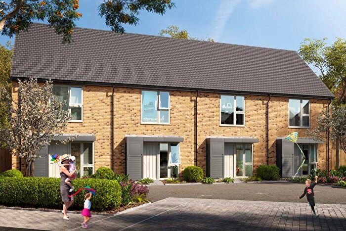 2 Bedroom Mews For Sale In S, Glisk, IX51