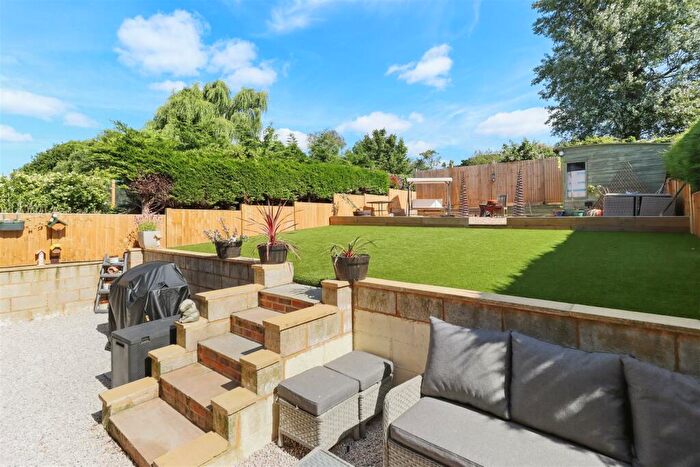 3 Bedroom End Of Terrace House For Sale In Bowley Road, Hailsham, BN27