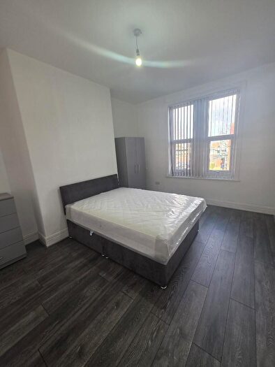 4 Bedroom Terraced House To Rent In Chillingham Road, Newcastle Upon Tyne, NE6