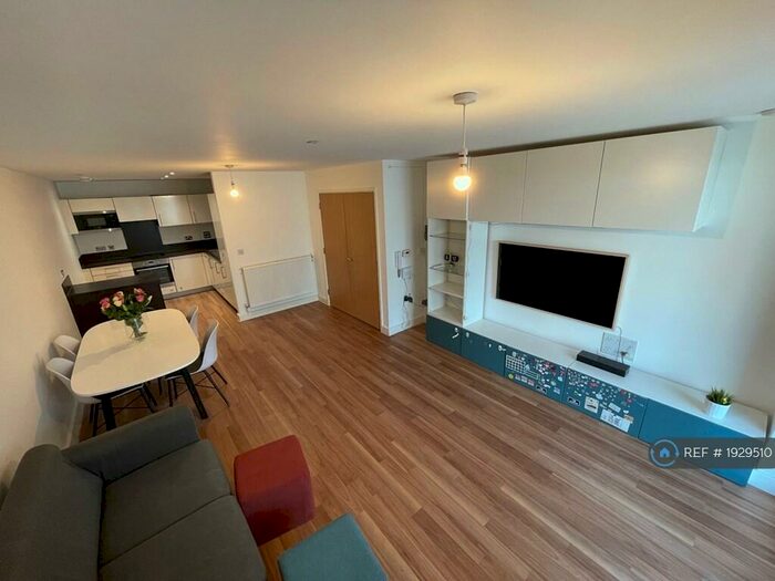 2 Bedroom Flat To Rent In Sienna Alto, London, SE13