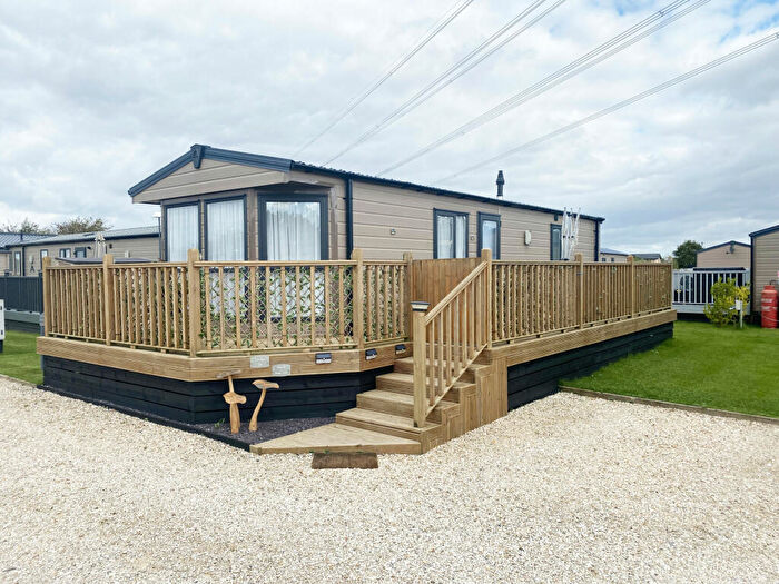 2 Bedroom Lodge For Sale In Street Lane, Bubwith, Goole, DN14