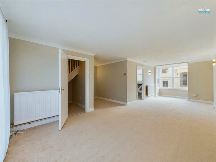 2 Bedroom House To Rent In Bond Street Laine, Brighton, BN1
