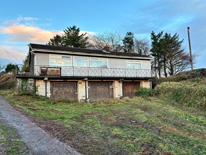 3 Bedroom Farm For Sale In Pontantwn, Kidwelly, SA17