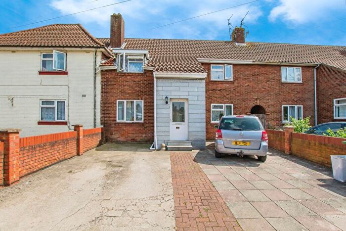 3 Bedroom Terraced House For Sale In Saxon Road, Peterborough, PE1